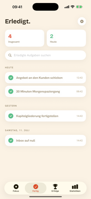 Erledigt-Screen: eine fortlaufende Liste erledigter Aufgaben, gruppiert nach Tag, mit grünen Häkchen und Erledigungszeiten